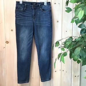Judy Blue Relaxed Fit jeans